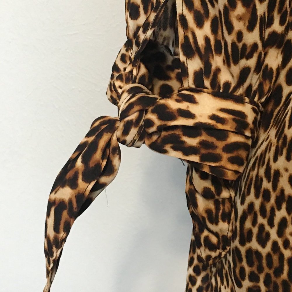 Leopard Print V-Neck Tie-Sleeve Women's Top - Brown - Picture 4 of 7